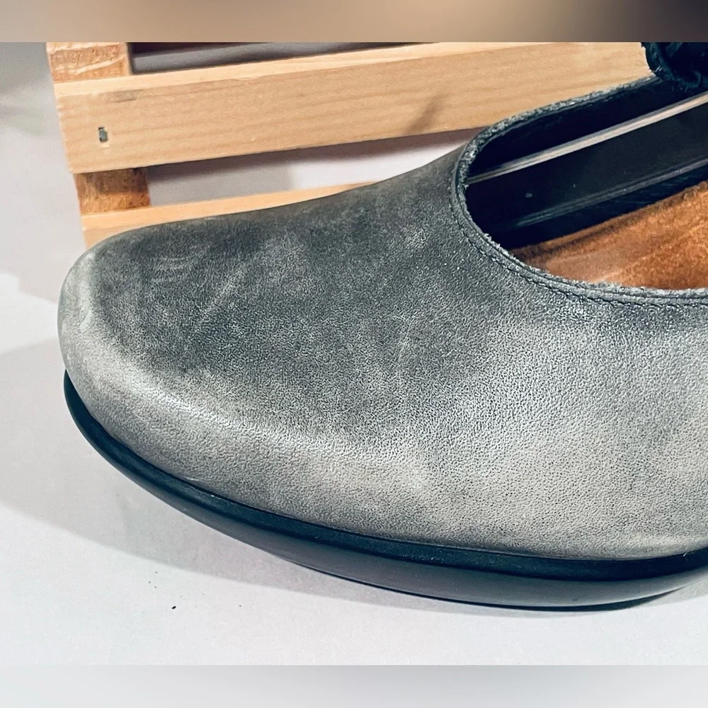 Naot Gray Distressed Leather Clogs Heels Hook & Loop Faux Tie Strap Closure |EUC